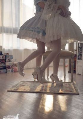 女大学生的红色日记在线观看