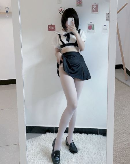 宝贝裙子内不许穿内裤gif