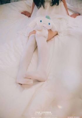 三根一起进出h黄蓉太疼了