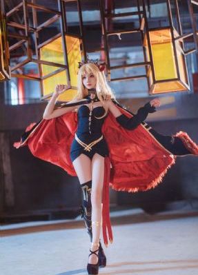 李彩谭妈妈的职业