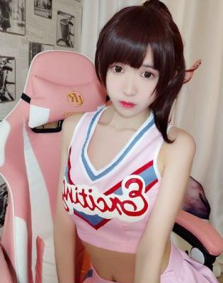 踢足球